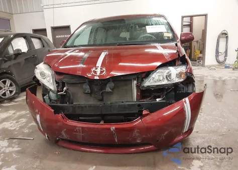 2013 Toyota Sienna Xle V6 8 Passenger from USA, damaged, VIN 5TDYK3DC9DS322786